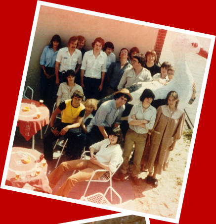 1979: kraamvisite bij Roel (café) Immens - Ooievaar van eerste optocht