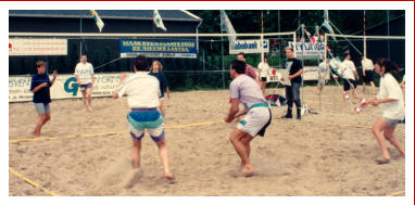 1994: met 3 teams volleyballen bij de manege